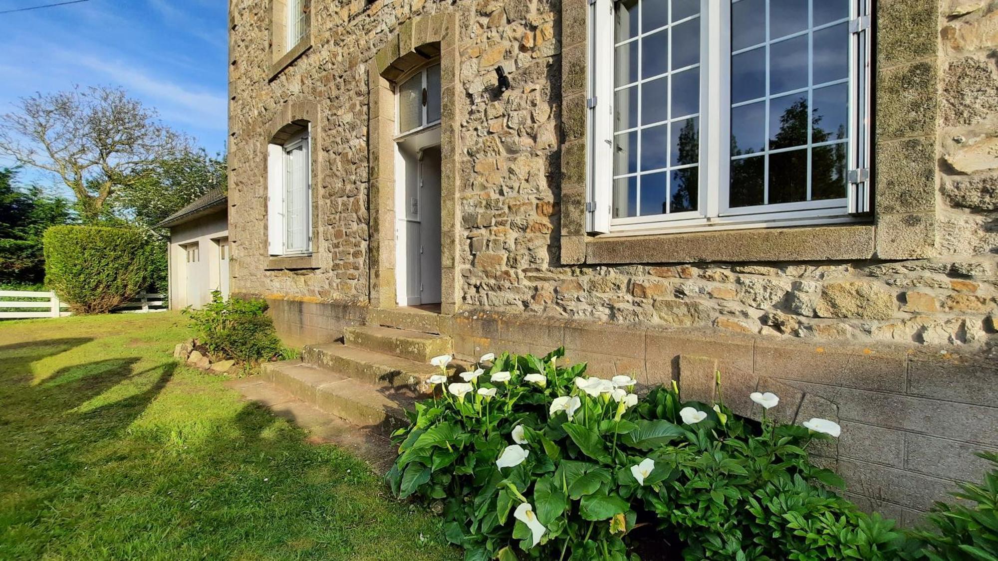 Jolie Maison De Campagne A 2Km De La Mer Plomodiern Luaran gambar